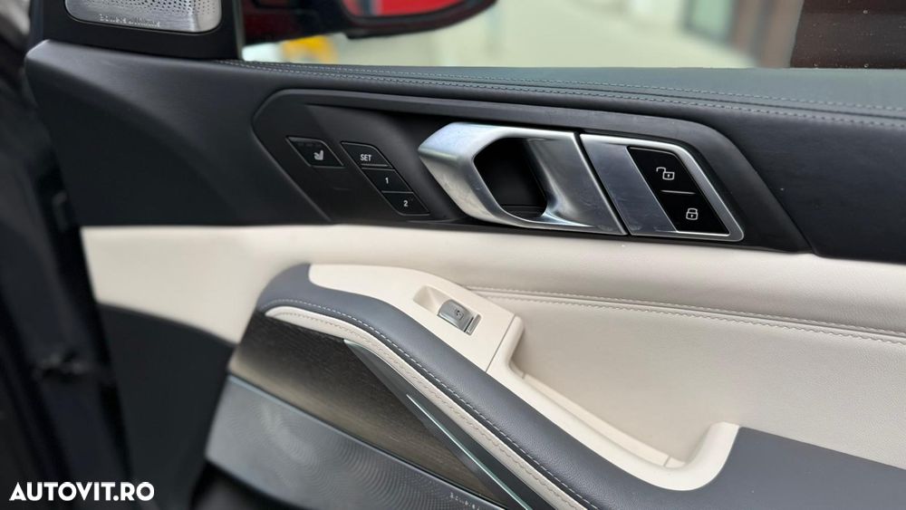 BMW X7 M60i xDrive AT MHEV - 25