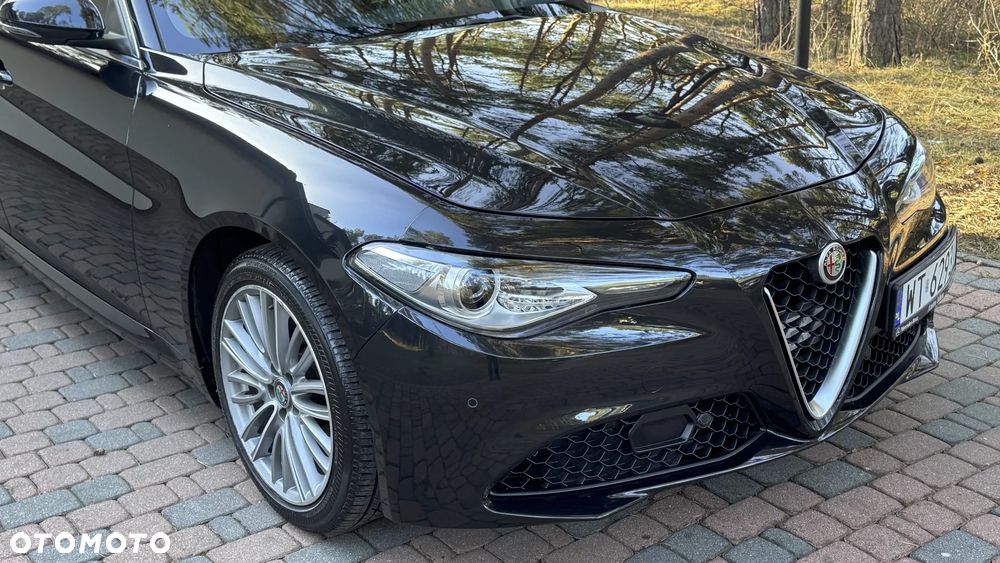 Alfa Romeo Giulia 2.0 Turbo 16V AT8-Q4 Ti - 4