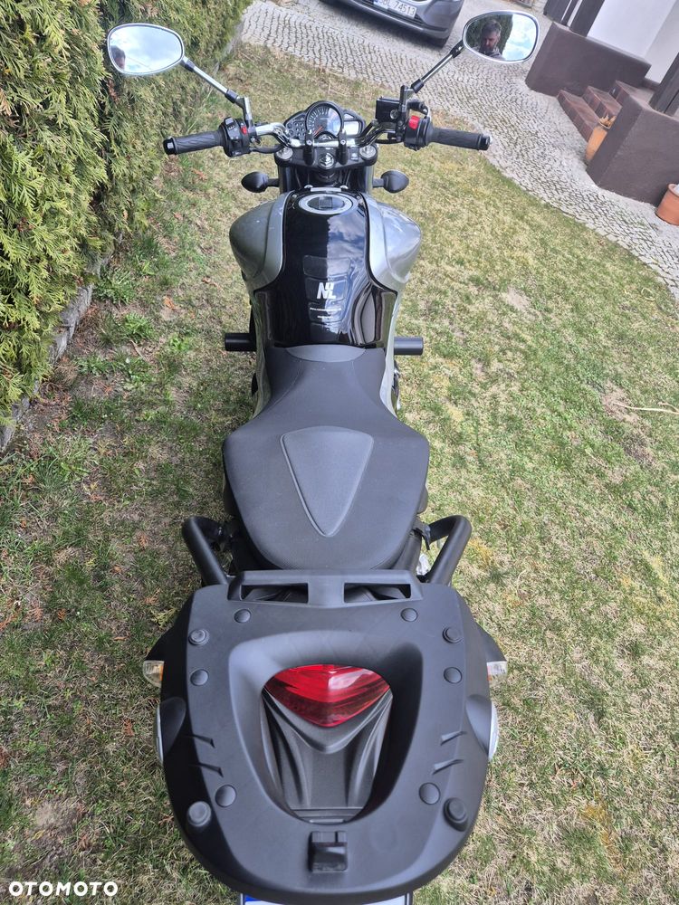 Suzuki Gladius - 6