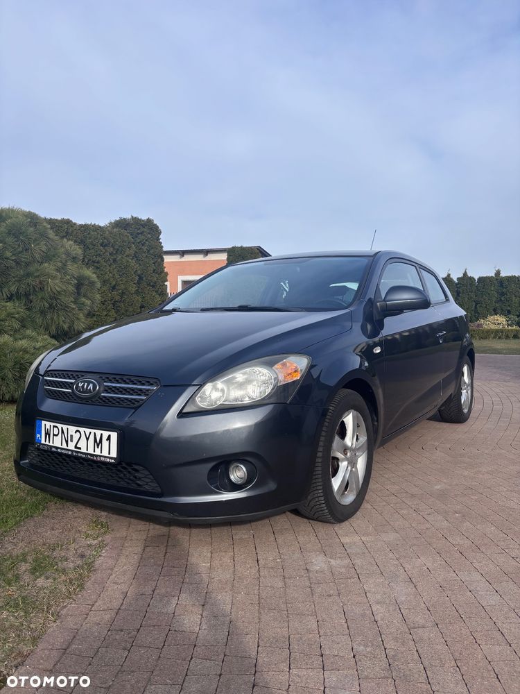 Kia Ceed 1.6 Crdi Comfort - 1