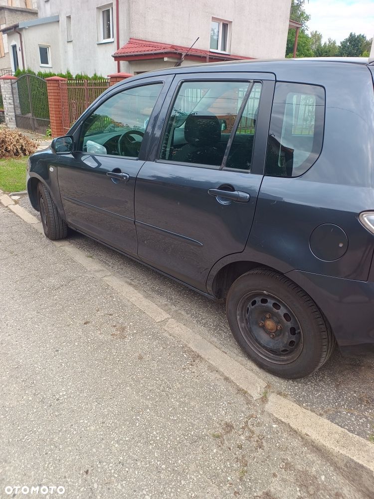 Mazda 2 - 4