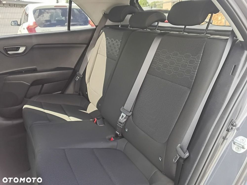 Kia Rio - 10