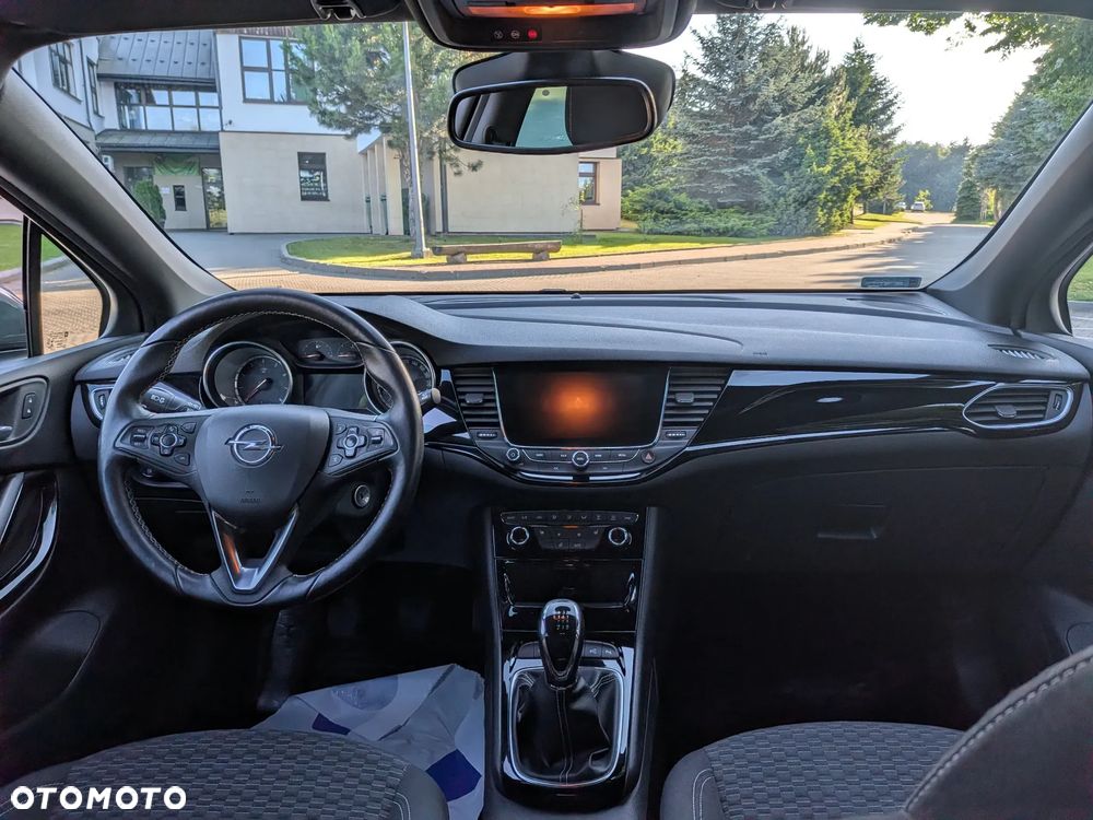 Opel Astra 1.4 T Dynamic S&S - 28