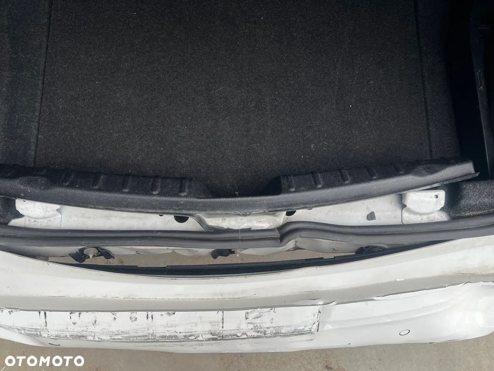 BMW Seria 3 318i - 26