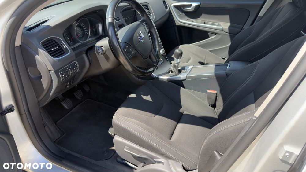 Volvo V60 D2 Edition - 22