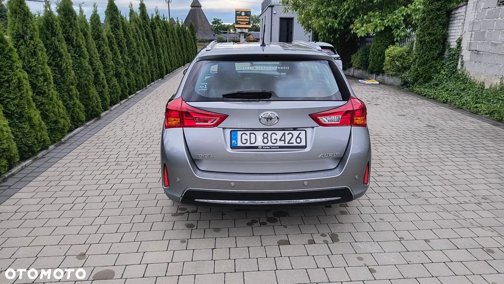 Toyota Auris 1.4 D-4D Premium - 11