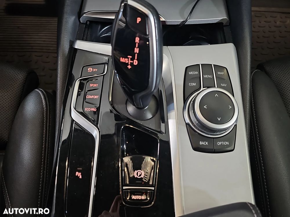 BMW Seria 5 520d AT MHEV - 17