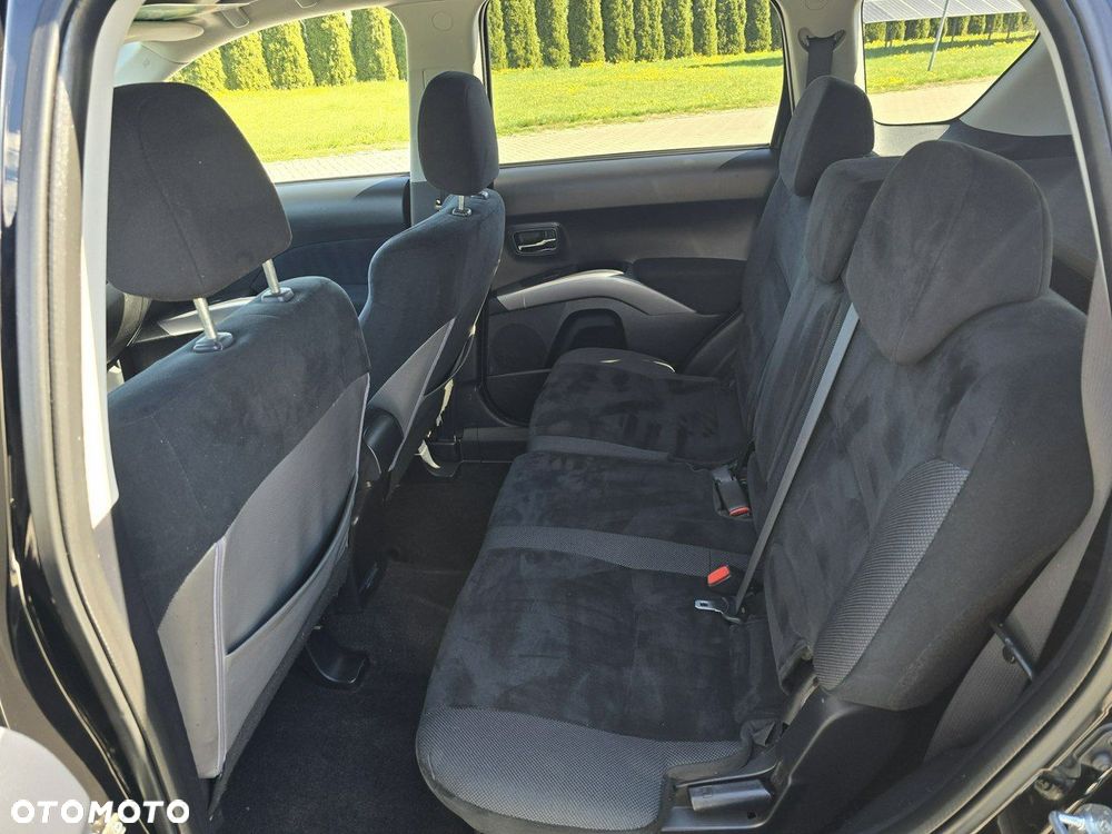 Mitsubishi Outlander - 18