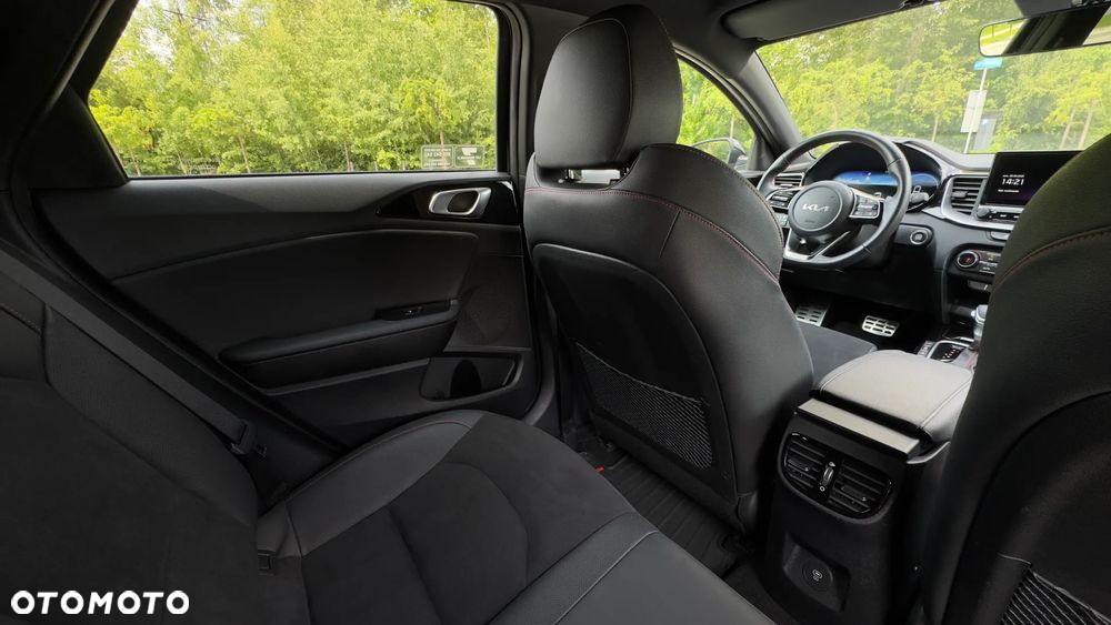 Kia ProCeed 1.6 T-GDI GT DCT - 12
