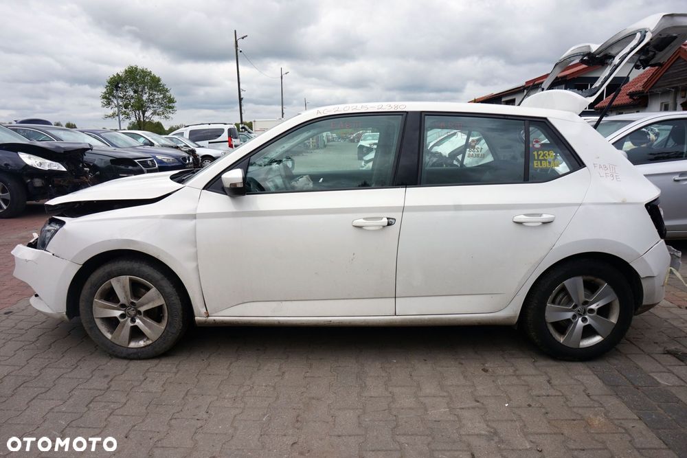 SKODA FABIA III NJ3 5D HB 2016 LF9E 1.0 12V CHYB 75KM QAE BIAŁY na części - 2