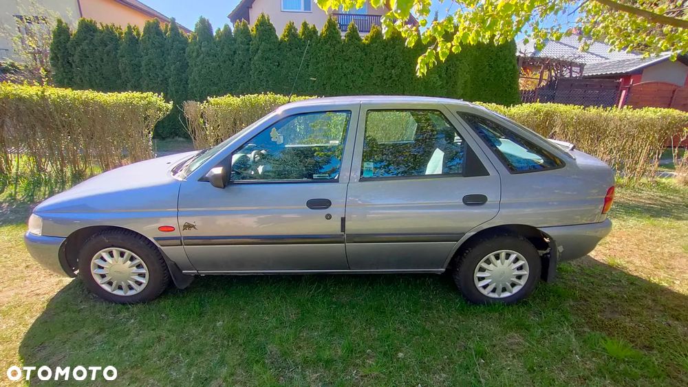 Ford Escort 1.6 CL - 6