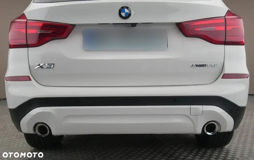 BMW X3 xDrive20i Advantage - 37