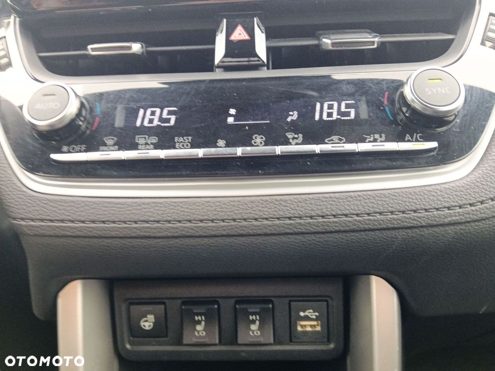 Toyota Corolla Cross - 23