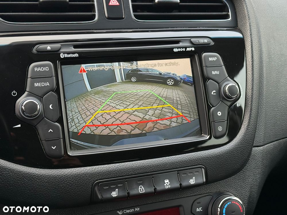 Kia Ceed 1.6 GDI Dream Team Edition - 25