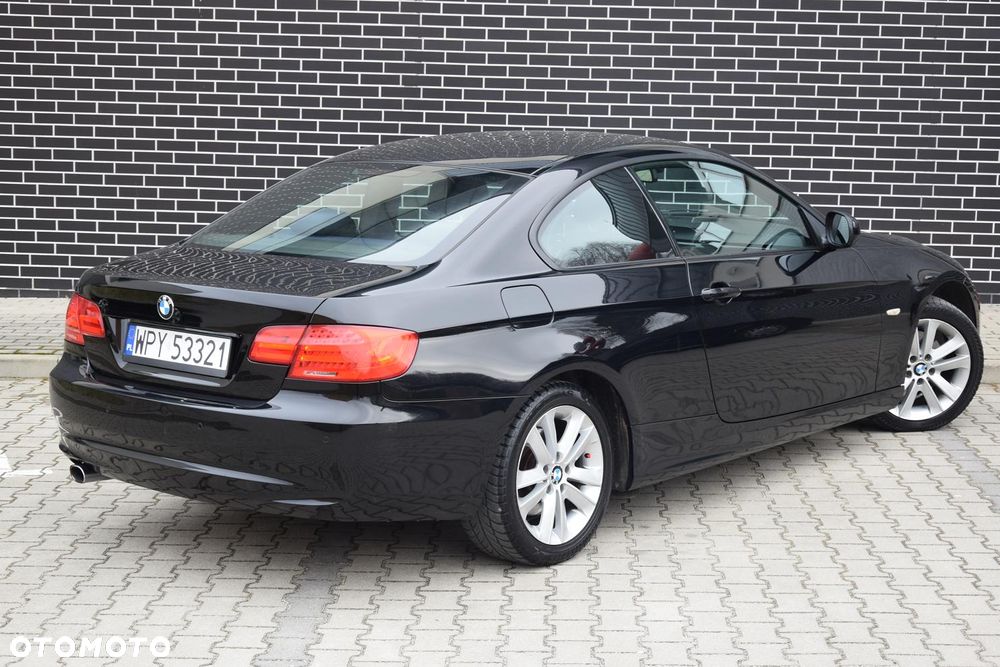 BMW Seria 3 320d Edition Exclusive - 6