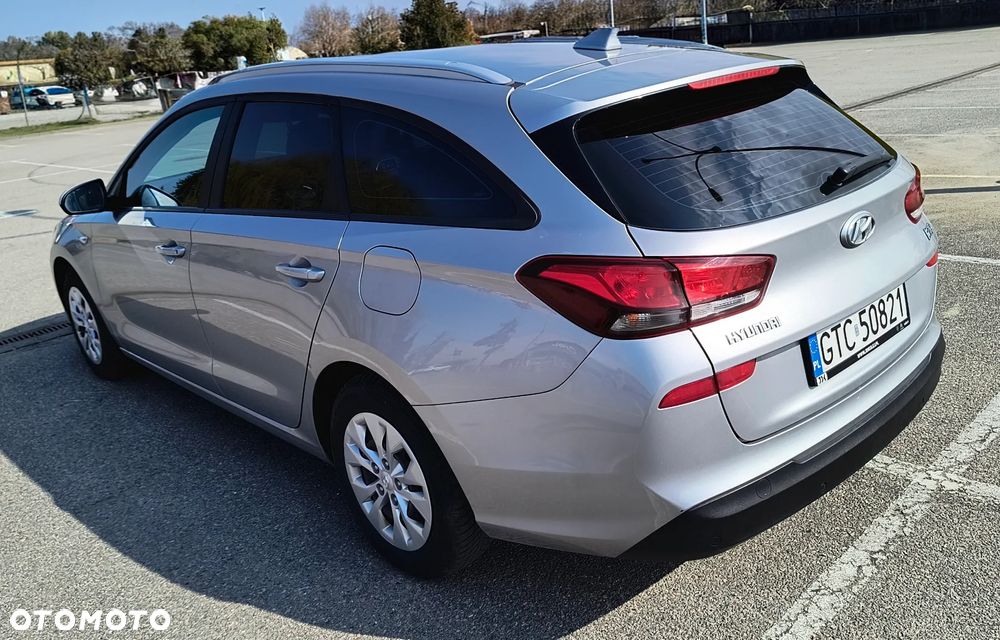 Hyundai i30 1.6 D Classic + - 24