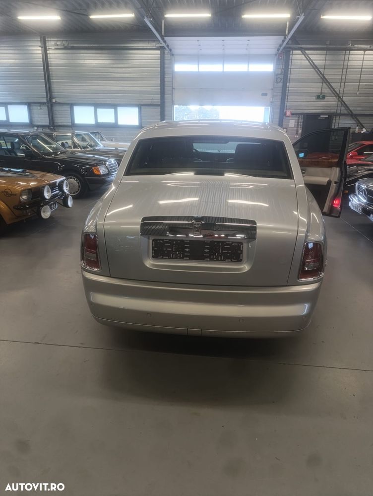 Rolls-Royce Phantom - 6