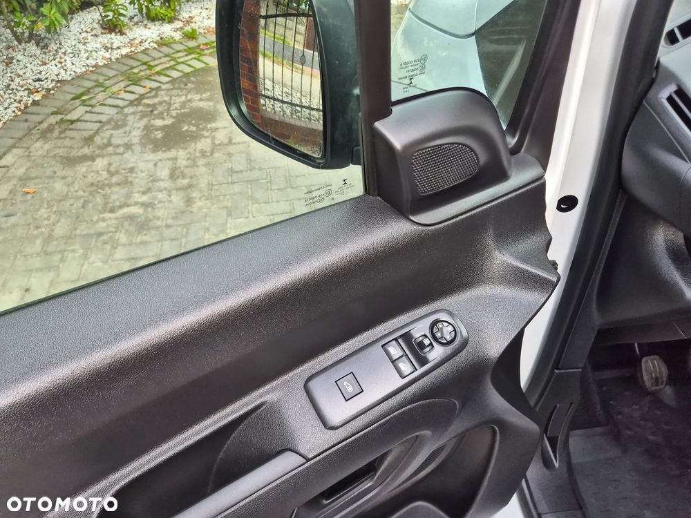 Citroën BERLINGO - 15