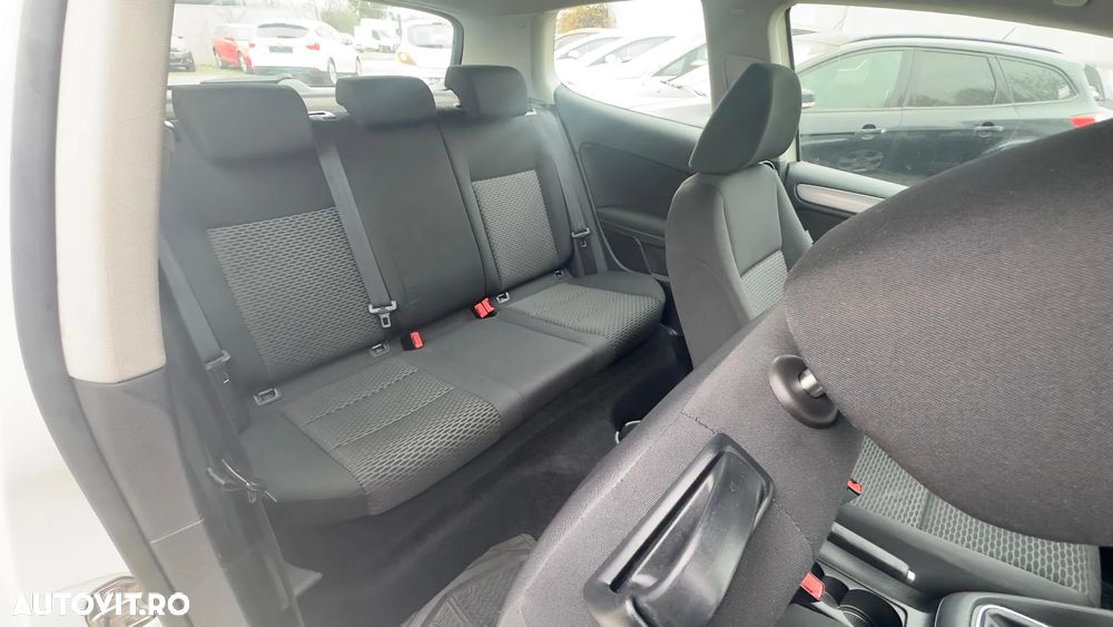 Volkswagen Golf - 20