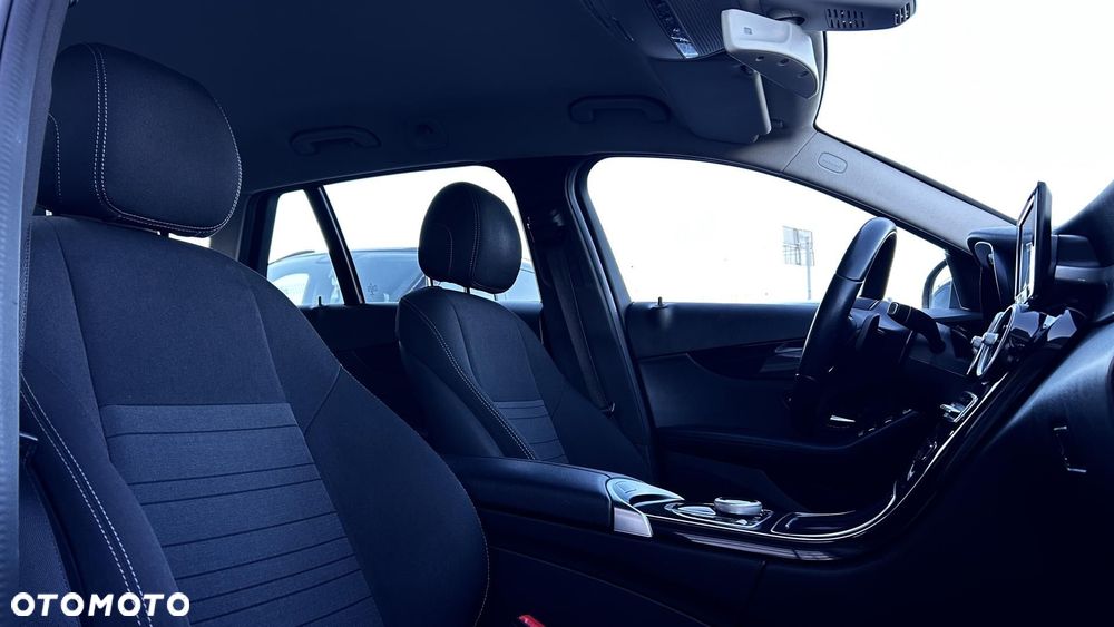 Mercedes-Benz Klasa C 220 d 9G-TRONIC - 23