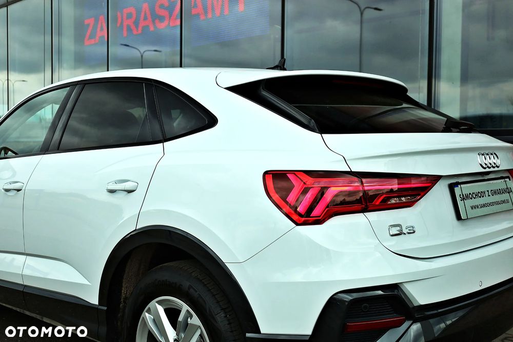 Audi Q3 Sportback - 12