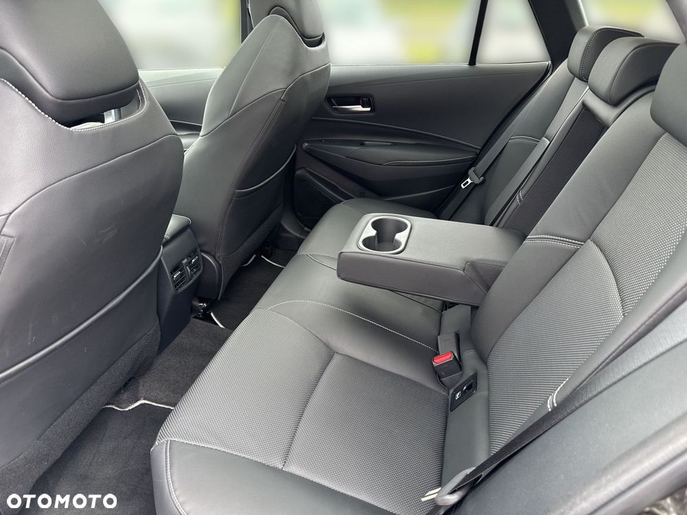Toyota Corolla - 12
