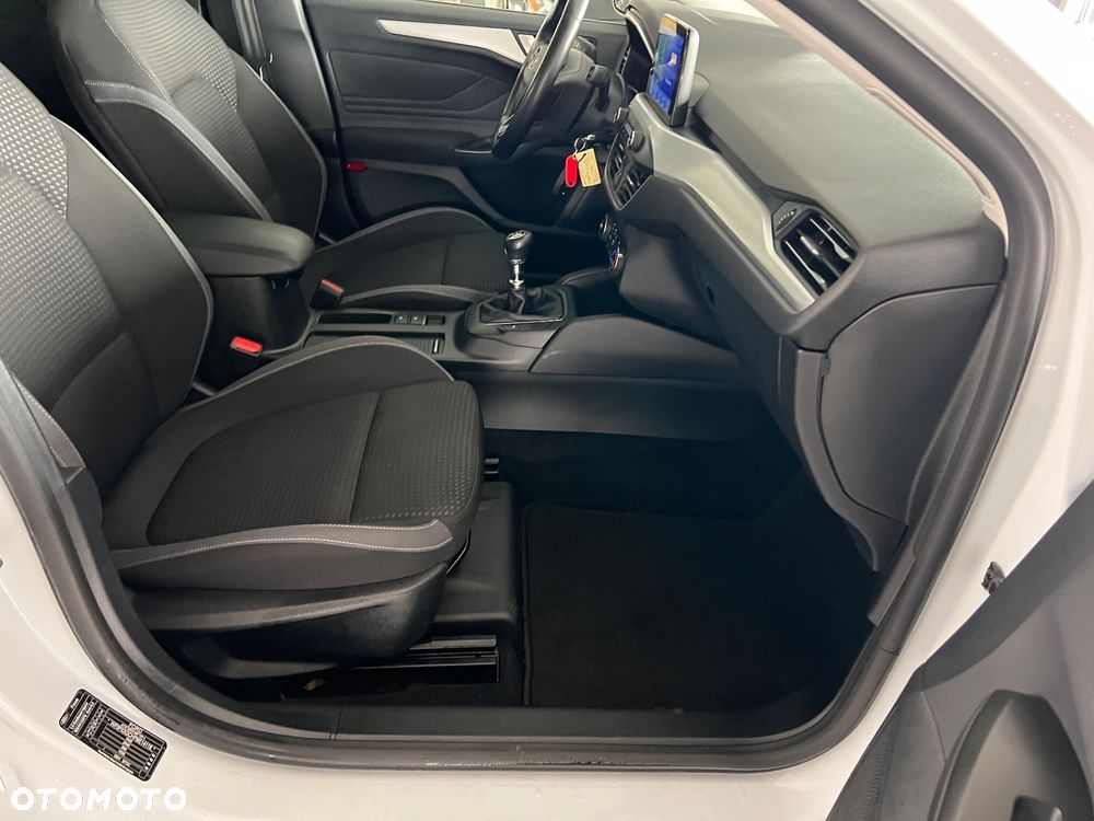 Ford Focus 1.0 EcoBoost Connected - 38