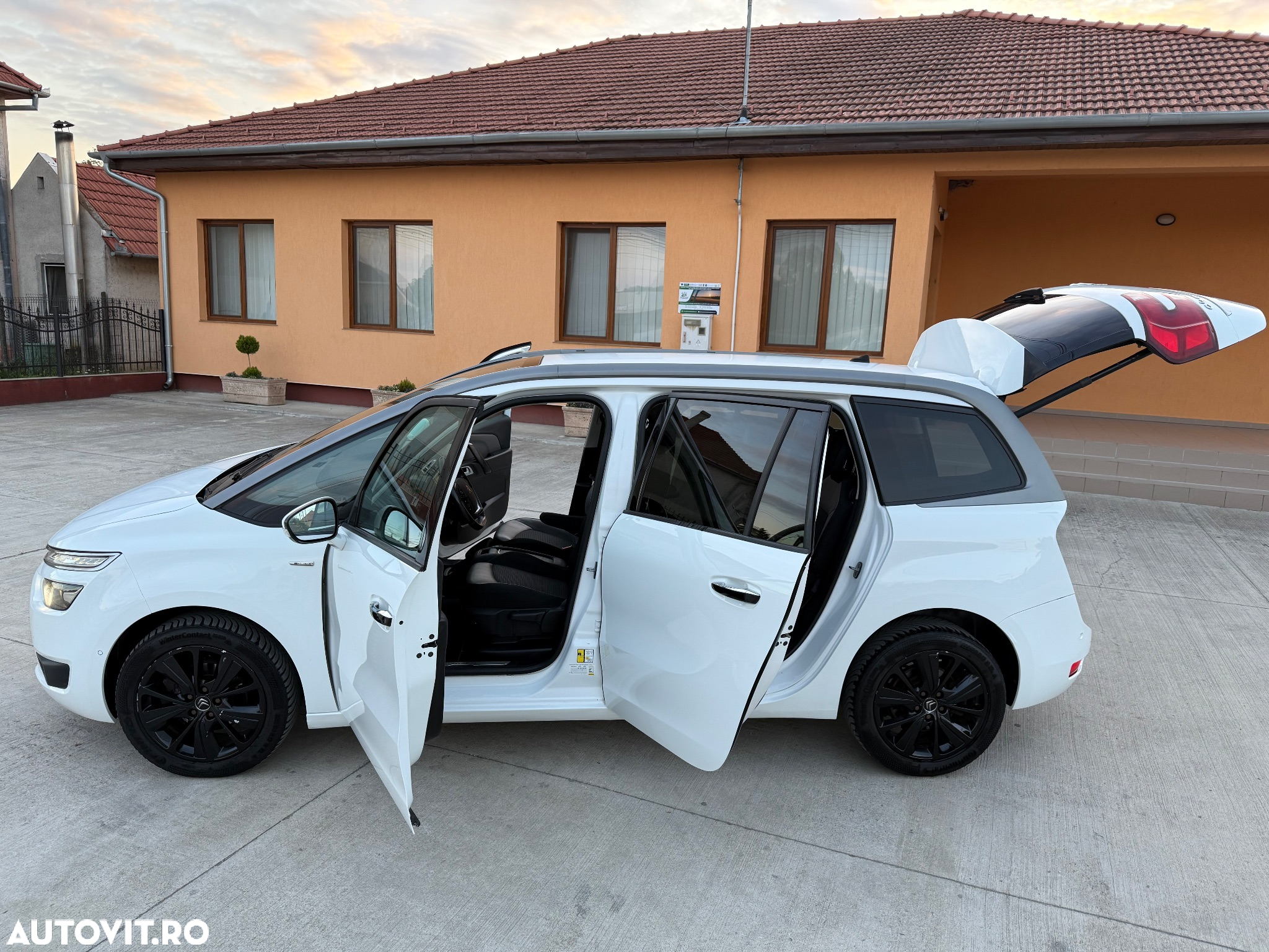 Citroën C4 Grand Picasso e-HDi 115 ETG6 Exclusive - 37