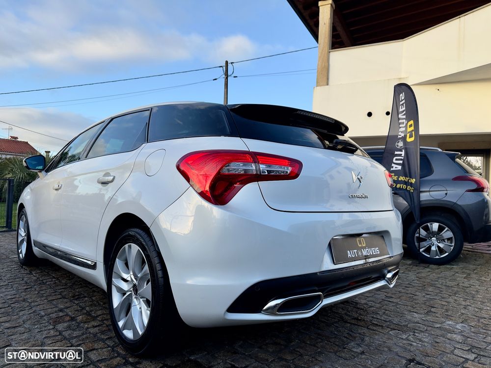 Citroën DS5 e-HDi 115 EGS6 SoChic - 22