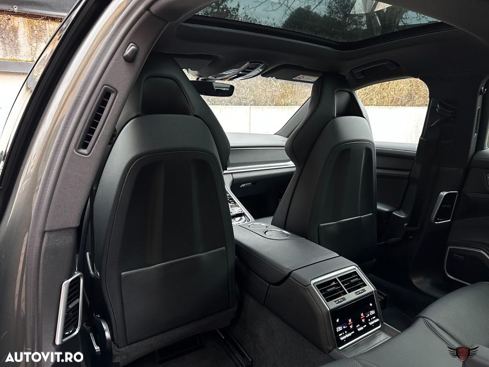 Porsche Panamera 4S Executive - 19