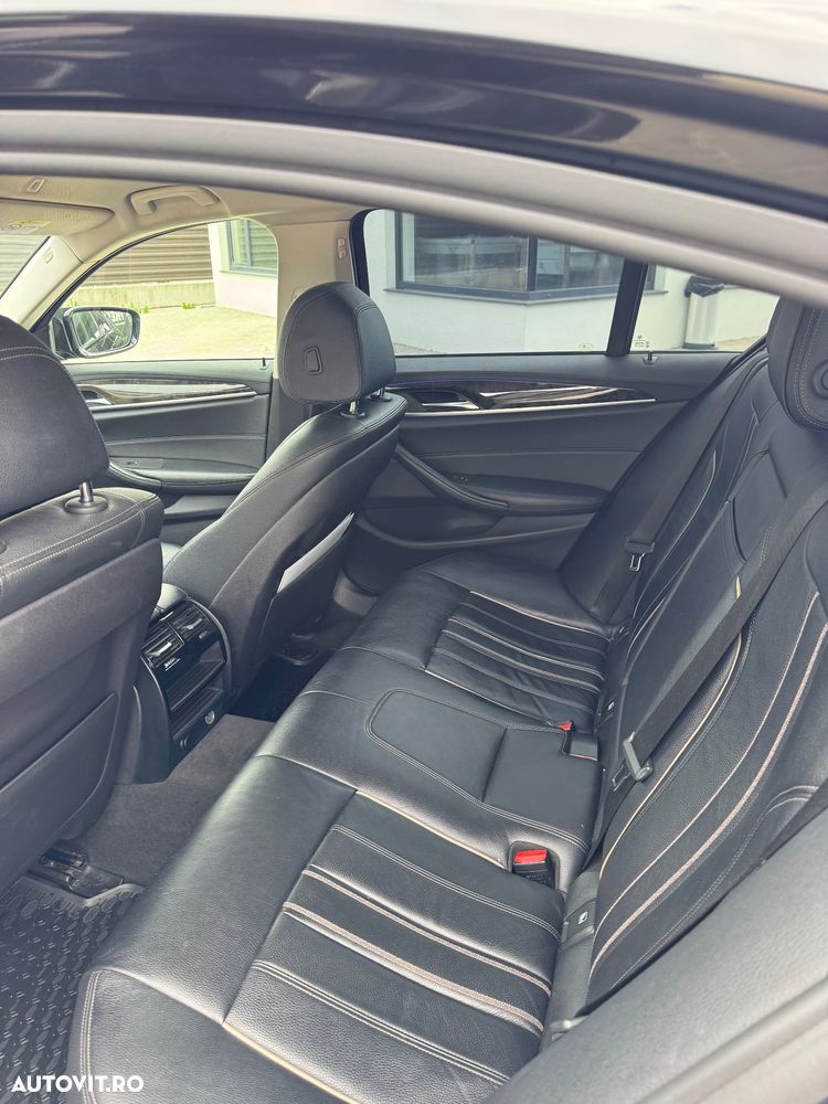 BMW Seria 5 520d xDrive AT - 12