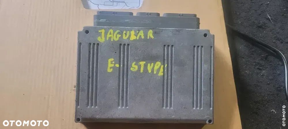 Sterownik Silnika Jaguar XR8A-12A650-NBA 111A