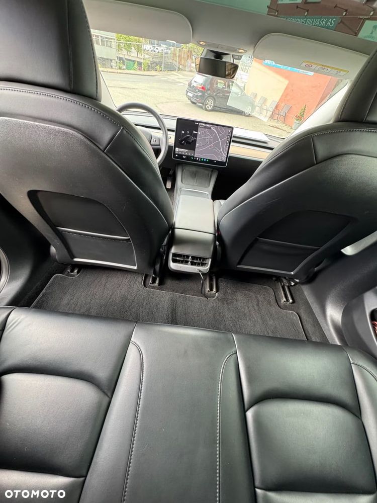 Tesla Model 3 Premium Langstreckenbatterie AWD Dual Motor - 17