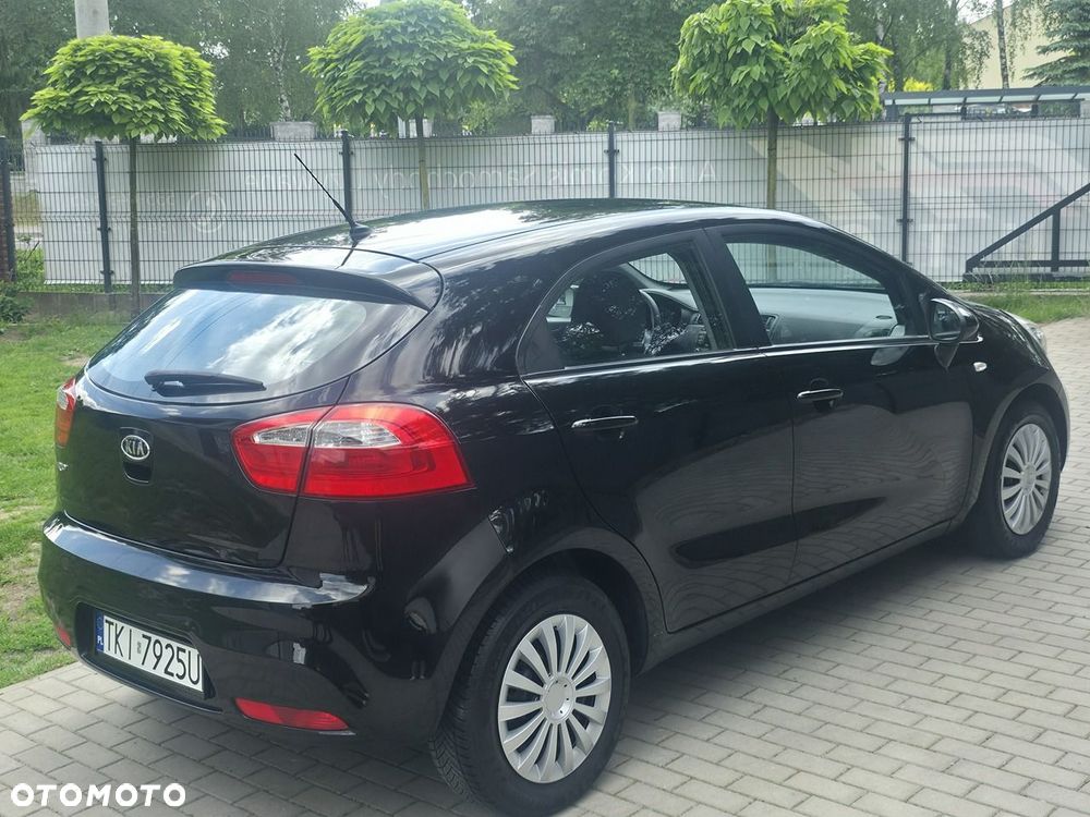 Kia Rio - 4