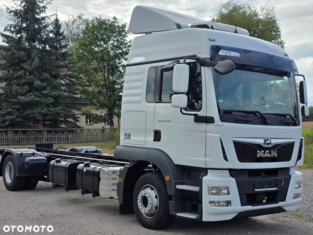 MAN TGM 15.290 / LIFT / KLIMA POSTOJOWA /  RAMA / LAWETA  / DO ŻYWCA / POMOC DROGOWA / CAŁY NA PODUSZKACH / E6 / ROZSTAW OSI 5.40M / STAN BARDZO DOBRY - 2