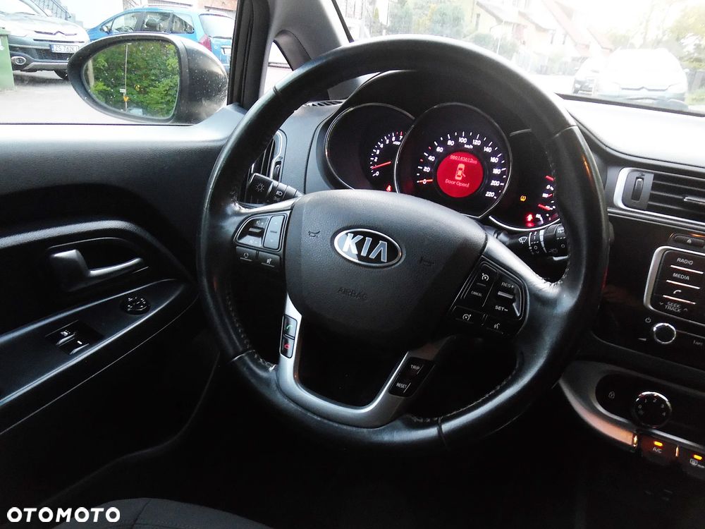 Kia Rio - 32