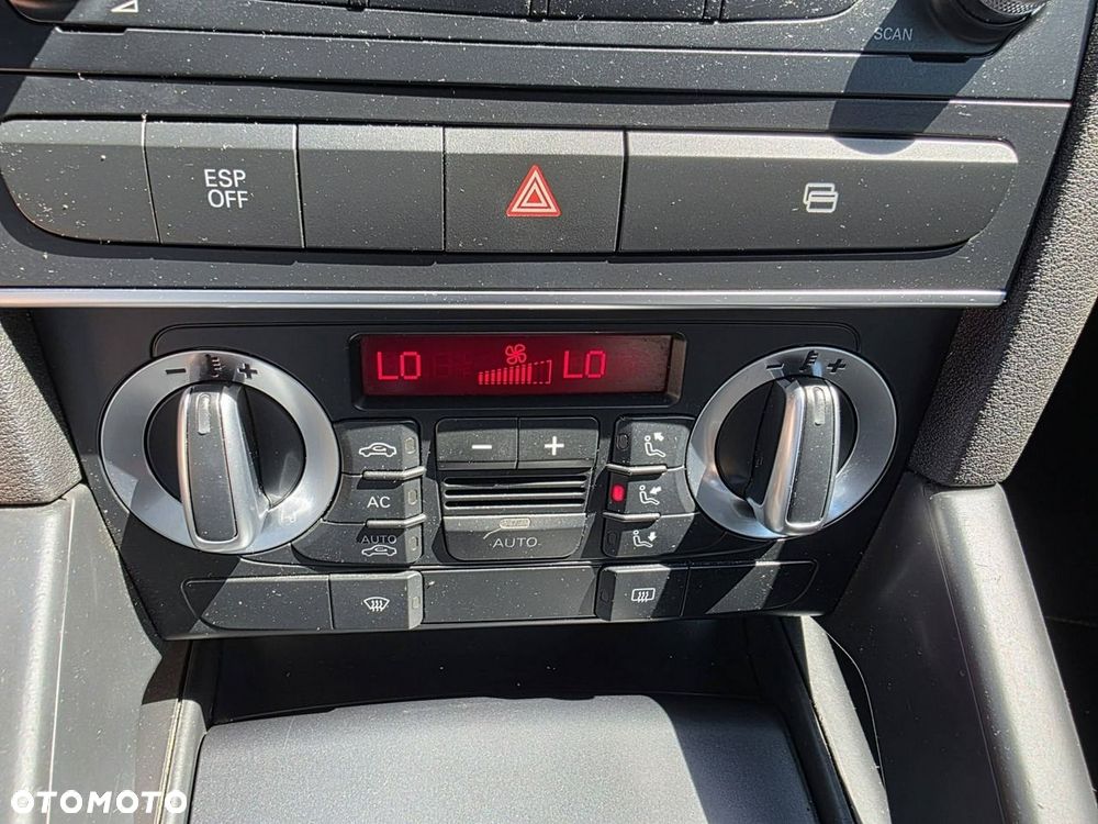 Audi A3 3-drzwiowe 1.6 Attraction - 15
