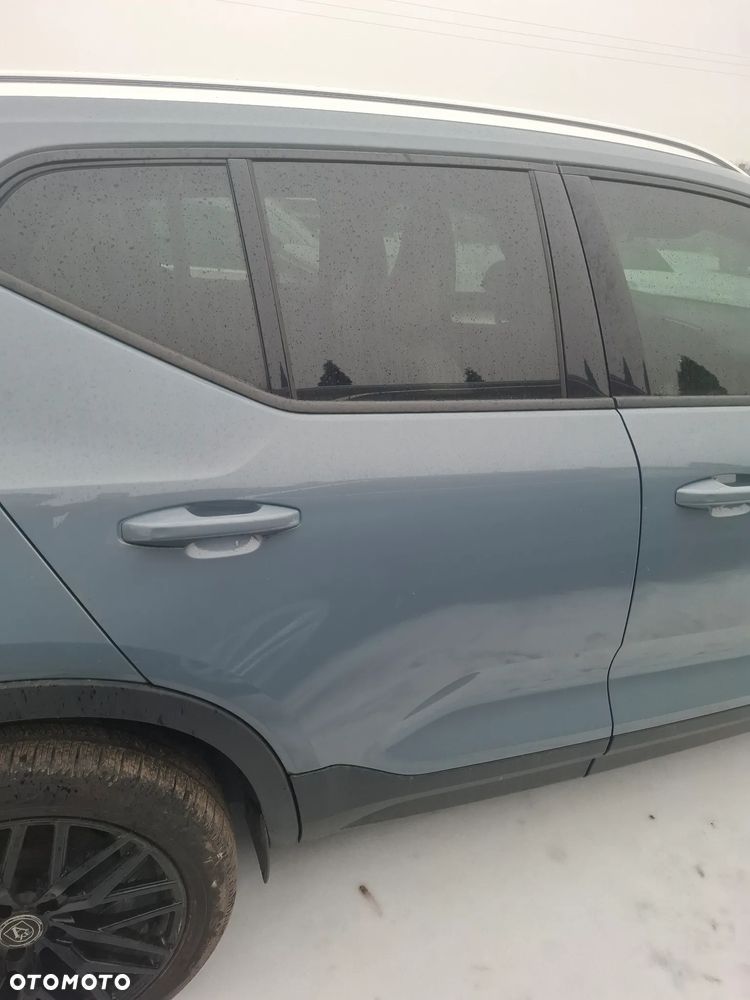 Volvo XC40 Zderzak przód 4 PDC kod lakieru 728 - 16