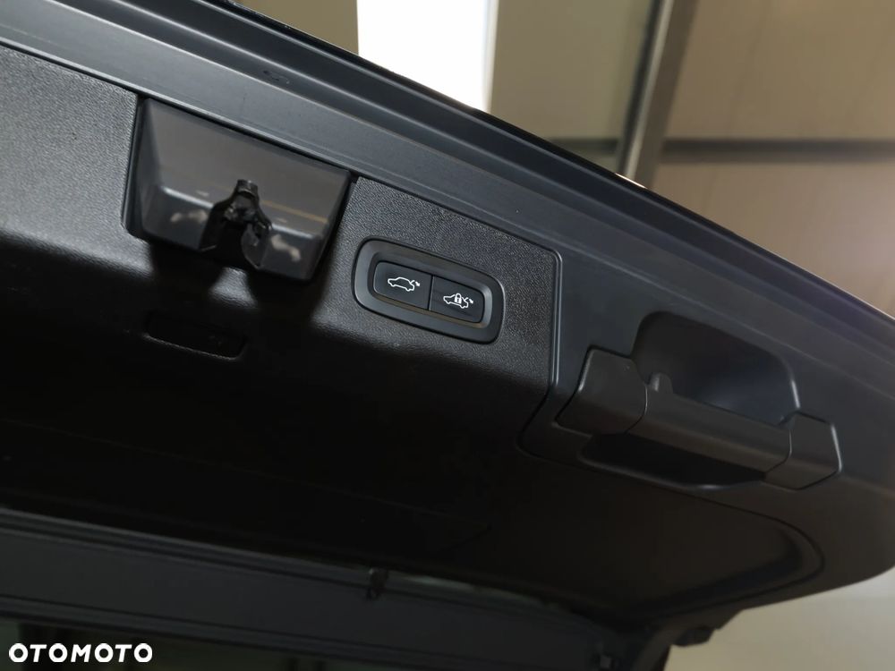 Volvo XC 60 B4 D AWD Core - 39