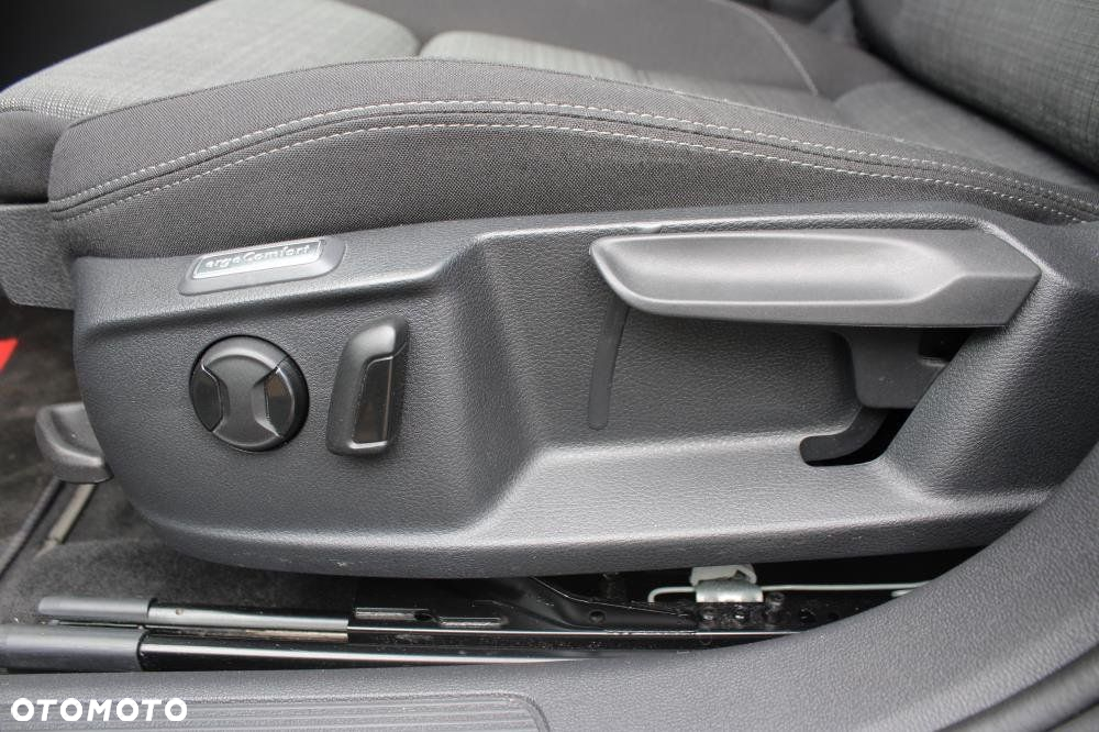 Volkswagen Passat - 26