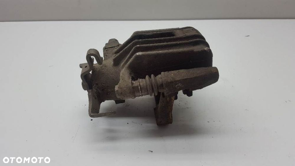 ZACISK HAMULCOWY TYŁ TYLNY PRAWY JARZMO SEAT TOLEDO II 1.9 TDI - 4