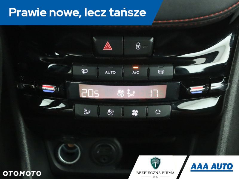 Peugeot 208 - 12