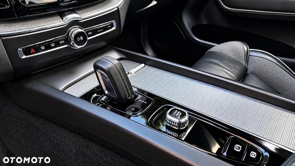Volvo XC 60 B4 D Ultimate Dark - 23