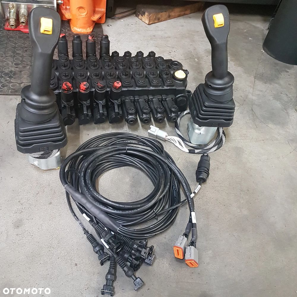 Rozdzielacz prehydrauliczny 8 sekcyjny - 3