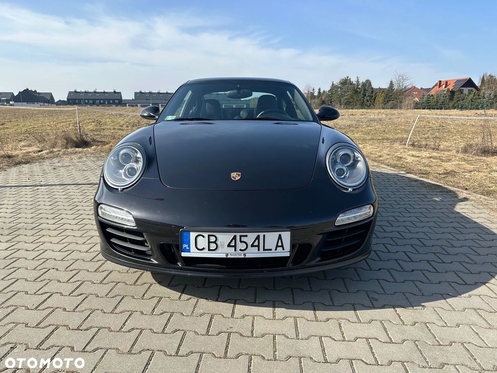 Porsche 911 Carrera 4 GTS PDK - 12
