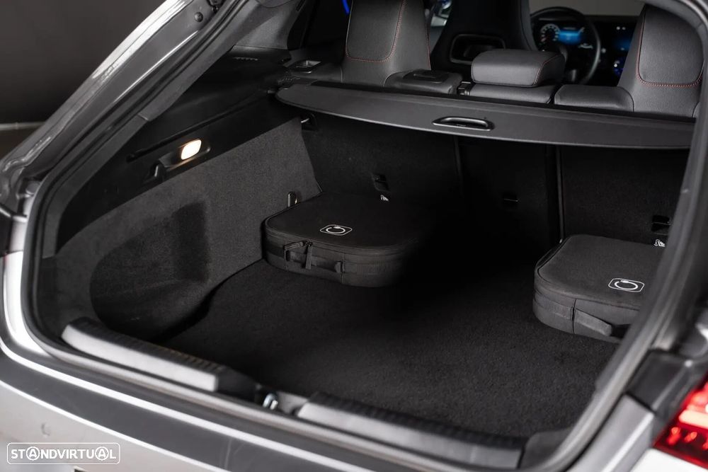 Mercedes-Benz CLA 250 e Shooting Brake AMG Line - 49