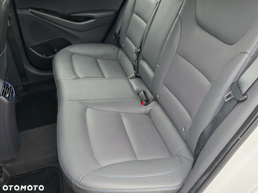 Hyundai IONIQ Plug-in hybrid Premium - 22