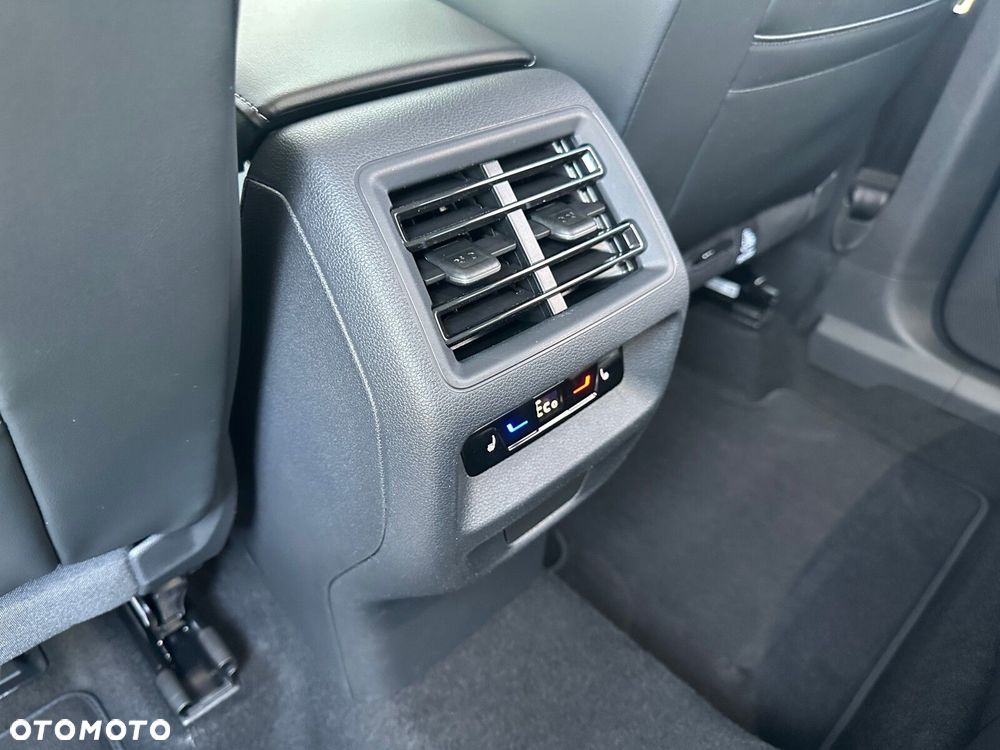 Volkswagen Tiguan - 31