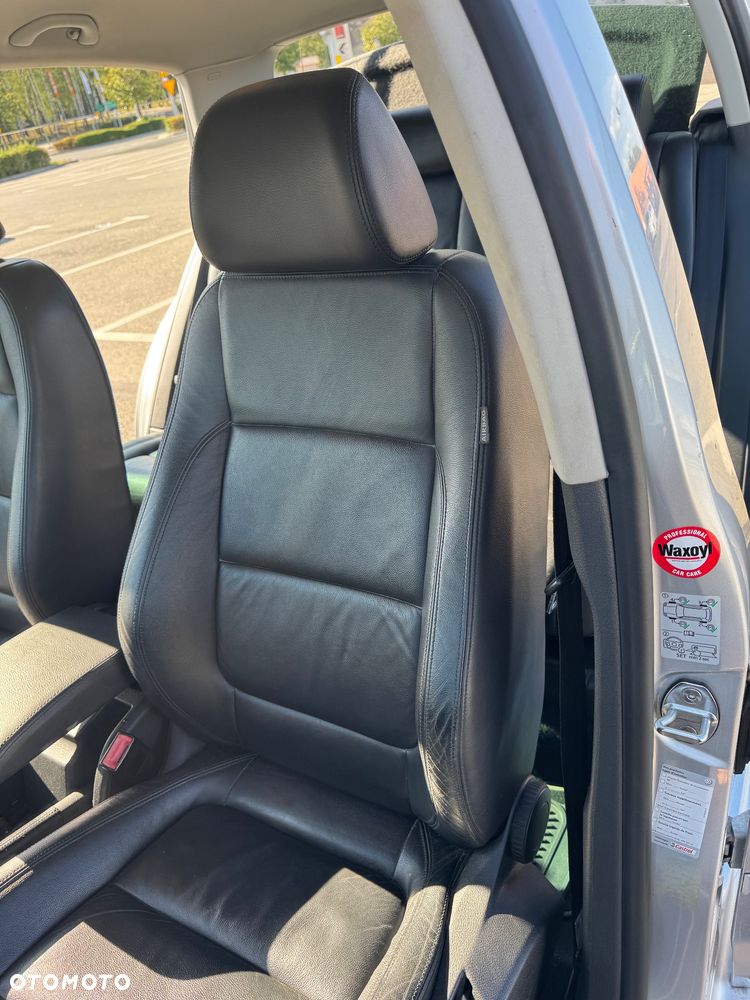 Volkswagen Golf Plus 1.6 TDI DPF DSG Highline - 17