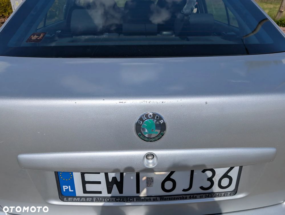 Skoda Octavia 1.6 Tour - 12